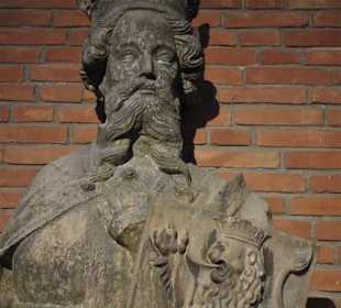 Originalfiguren vom Bremer Rathaus