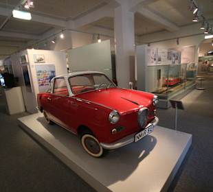 Gogo als Ausstellungsstück