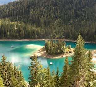 Blick auf den Caumasee unterhalb von Flims