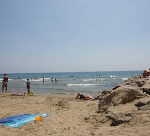 Kleinkinderfreundlicher Strand in Andora