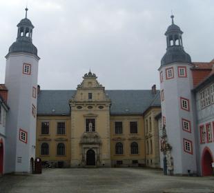 Im Innenhof des Juleum