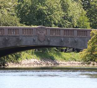 Eine der vielen Brücken