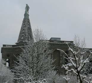 300 Jahre Herkules auf Pyramide überm Oktogon