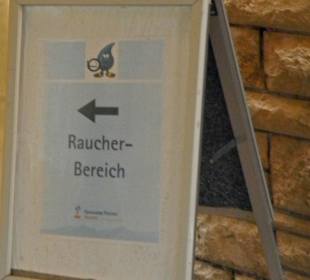 Auch die Raucher haben ihren Bereich