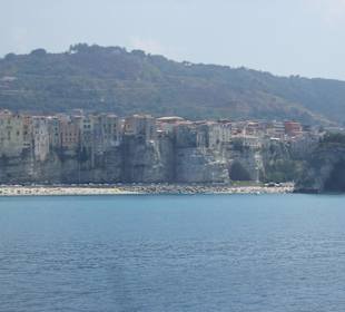 Sicht auf Tropea, vom Schiff aus