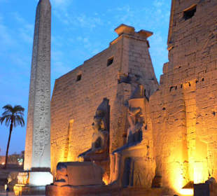 Luxortempel in der Abendbeleuchtung