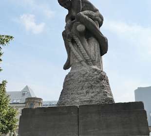 Der Tauzieher von 1910-1911 an Rheinufer