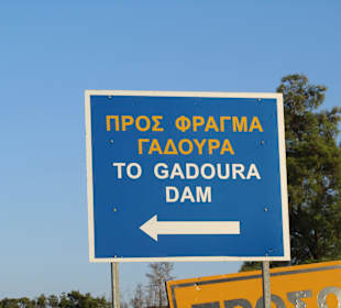 Hinweisschild zum Damm