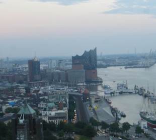 Ausblick vom Penthouse Elb-Panorama, 20.Stock