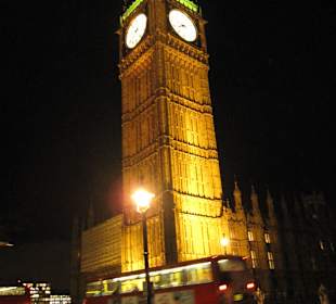Big Ben at night with london bus