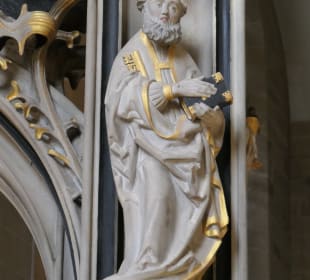 Detail am Turm vom Taufstein in der Severikirche