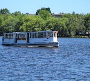 Alterdampfer auf der Außenalster