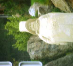 Um das Kunstwerk herum