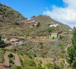 Einsamer Weiler mit kleiner Bar