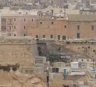 Die Altstadt Valetta bei der Hafeneinfahrt