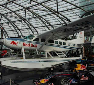 Red Bull Hanger 01/2010