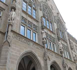 Blick zum Hansa-Gymnasium in Köln