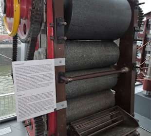 In der gläsernen Produktion des Schokoladenmuseums