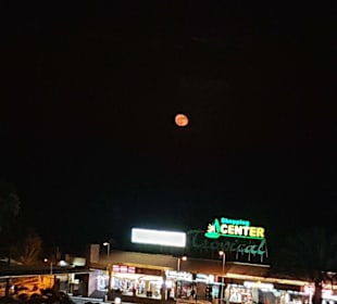 Shopping Center Tropical