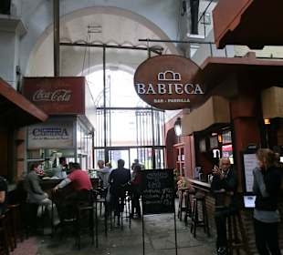 In der alten Markthalle am Hafen