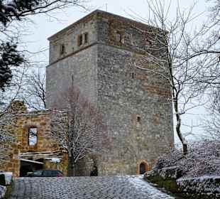 Blick auf den Bergfried der Giechburg