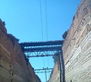 Traversés du canal de Corinthe  en croisère