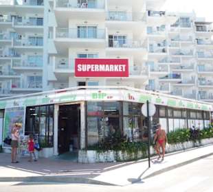 Es gibt in Cala Millor sehr viele Supermärkte