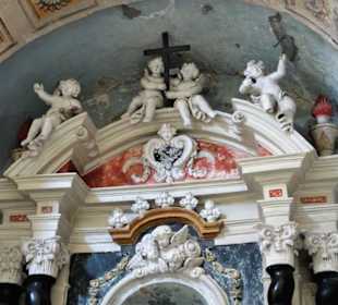 Aufsatz eines Seitenaltars