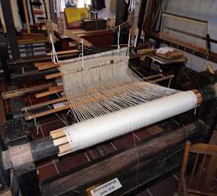 Webstuhl im Kolonistenhaus des Museums