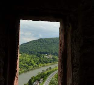 Vierburgeneck Blick durch das Fenster des Schwalbennest