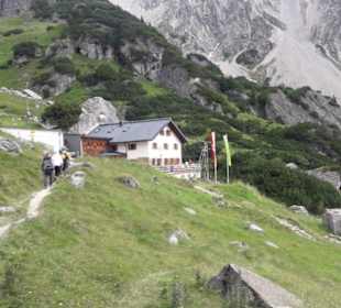 Weiter hinauf zur Hütte