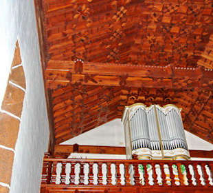 Holzdecke im Orgel