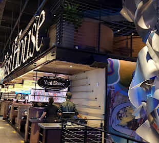 Yard House, oberer Bereich des Restaurants 