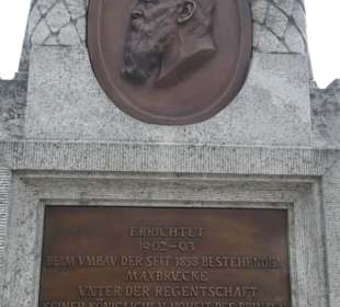 Denkmal an der Maxbrücke