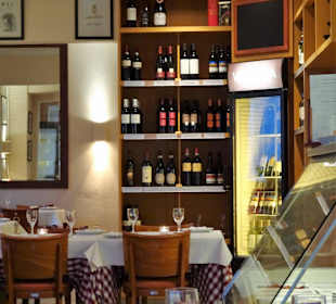 Blick in die Gasträume der Trattoria Gastronomia