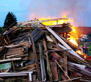 Sonnwendfeiern in Franken