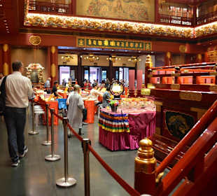 Buddha Tooth Relic Temple