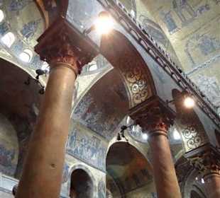 Im Inneren der Kirche