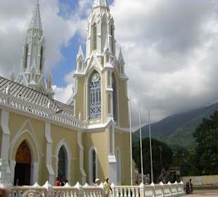 El Valle Kirche mit heiliger Jungfrau