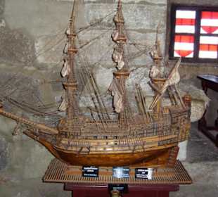 Schiffsmodell im englischen Turm
