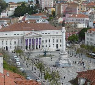 Blick vom Elevador de Santa Justa auf Rossio