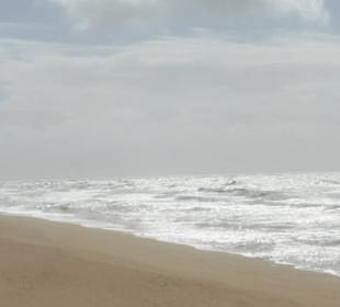 Der lange Sandstrand Praia do Quinta do Lago