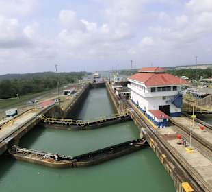 Doppelte Schleusentore