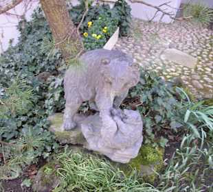 Bärenskulptur