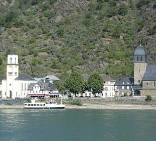 Blick zur ev. u. kath. Kirche von St. Goarshausen