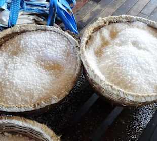 Grobes Meersalz der Saline