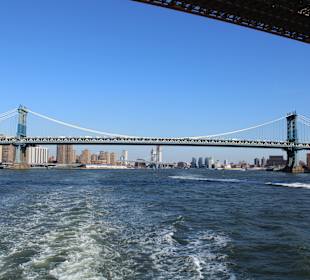 Unter der Brooklyn Bridge