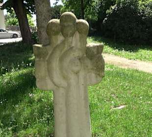 Skulptur Blütenkreuz