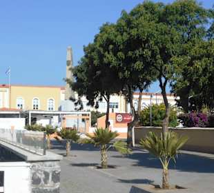 Platz vor dem Obelisk