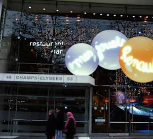 Champs Elysees: Im Regen, aber trotzdem schön